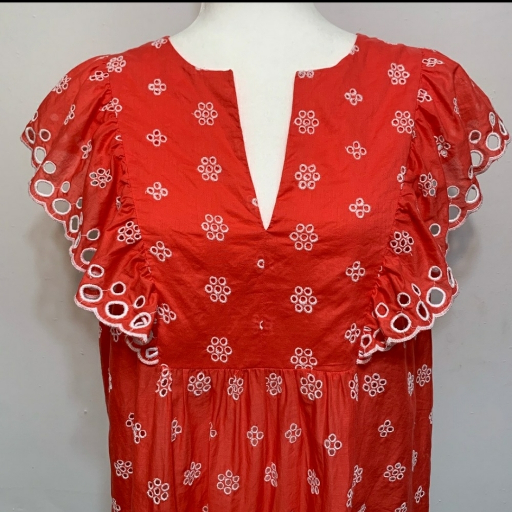 Loft Top with Eyelets